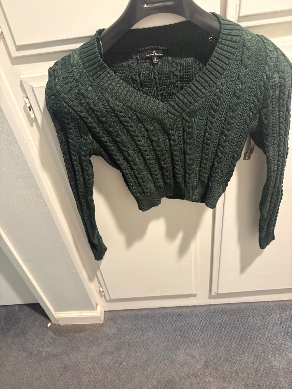 Love Tree Emerald Green Cable Knit V-Neck Pullover